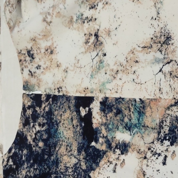 The Limited Abstract Design Tie waist short dress - Picture 9 of 10